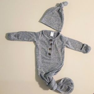 Lou Lou and Company Newborn Knotted Gown and Hat Set (Grey)